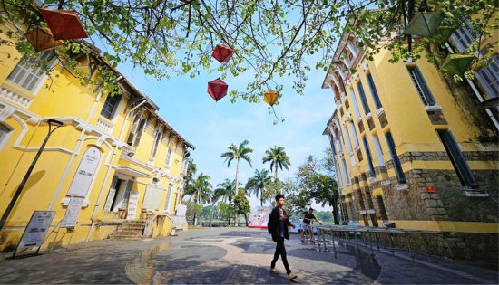 Beautiful French architectural buildings lie along Le Loi Street, by the poetic Huong River 